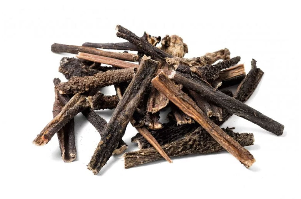 Ein kleiner Haufen von getrockneten Rinderpansen Sticks.